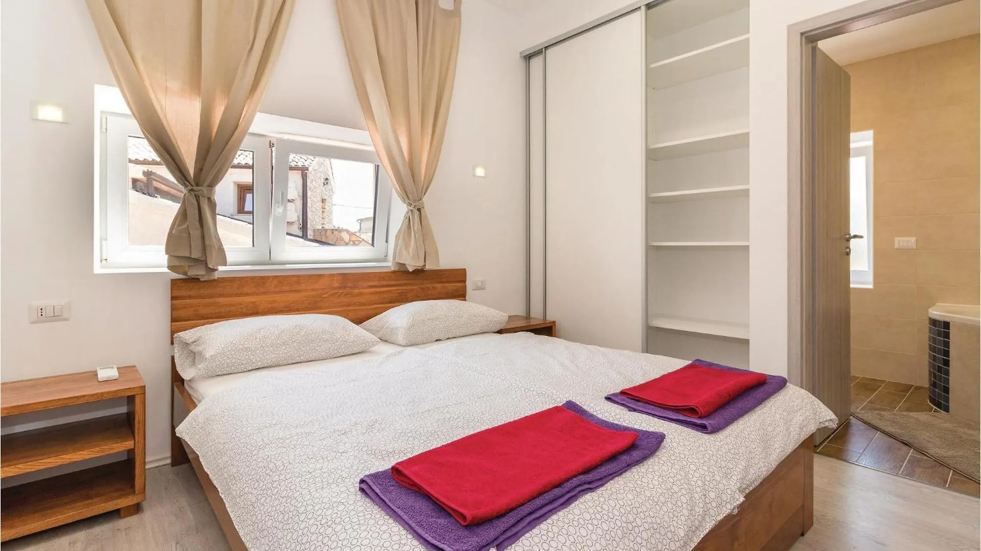 Awesome Home In Marcana With Kitchen Orbanici Дом отдыха
