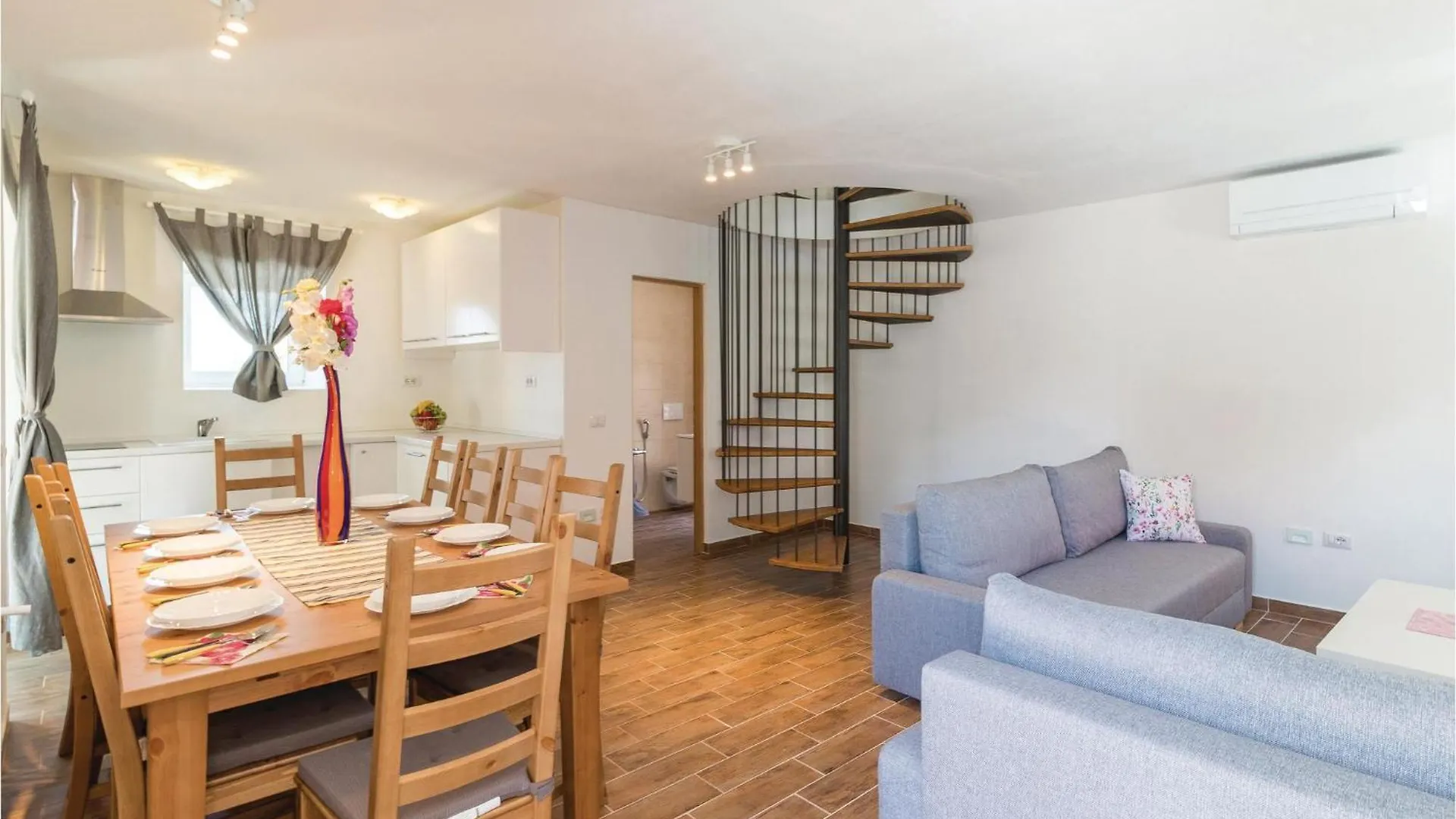 Awesome Home In Marcana With Kitchen Orbanici